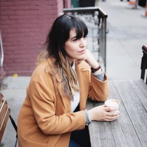 Meet your Posher, Carla